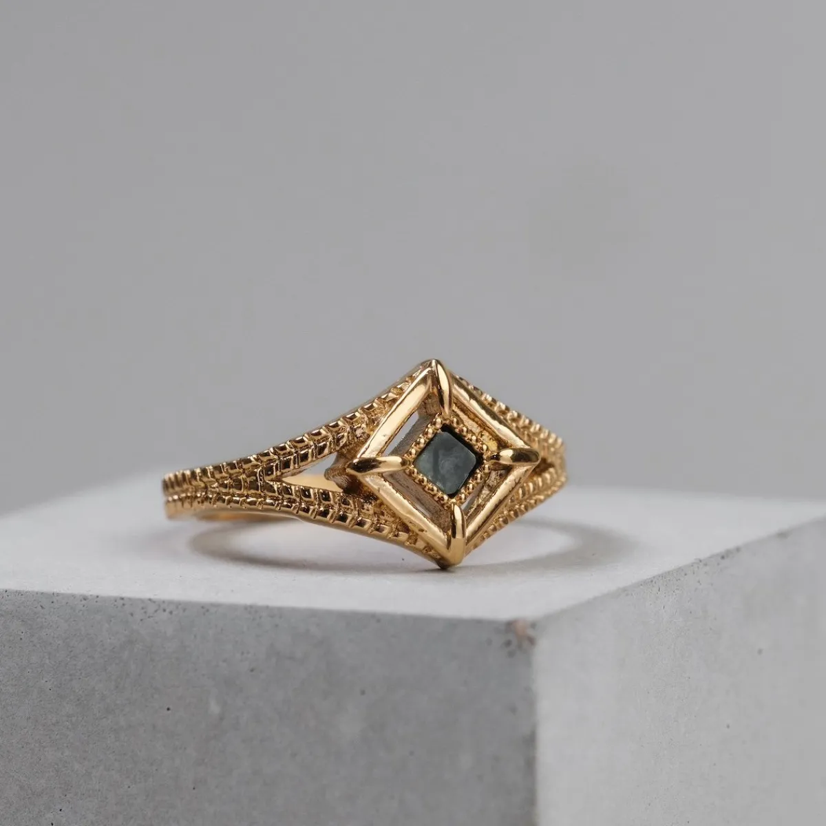 Holzkern Ringe|Schmuck^Awakening Ring