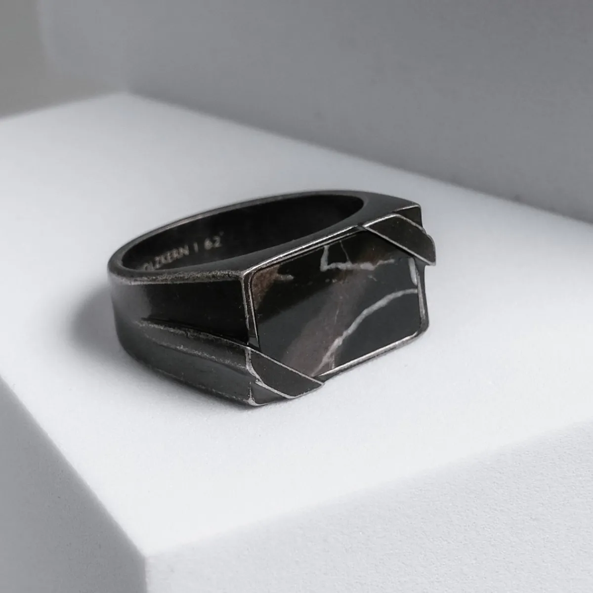 Holzkern Ringe|Schmuck^Binomial Ring