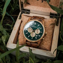 Holzkern Uhren^Bl&auml;tterdach
