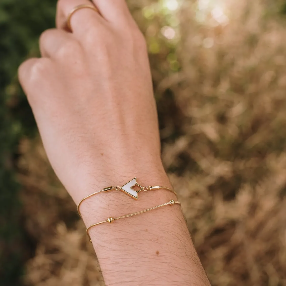 Holzkern Armbänder|Schmuck^Conceptual Armband