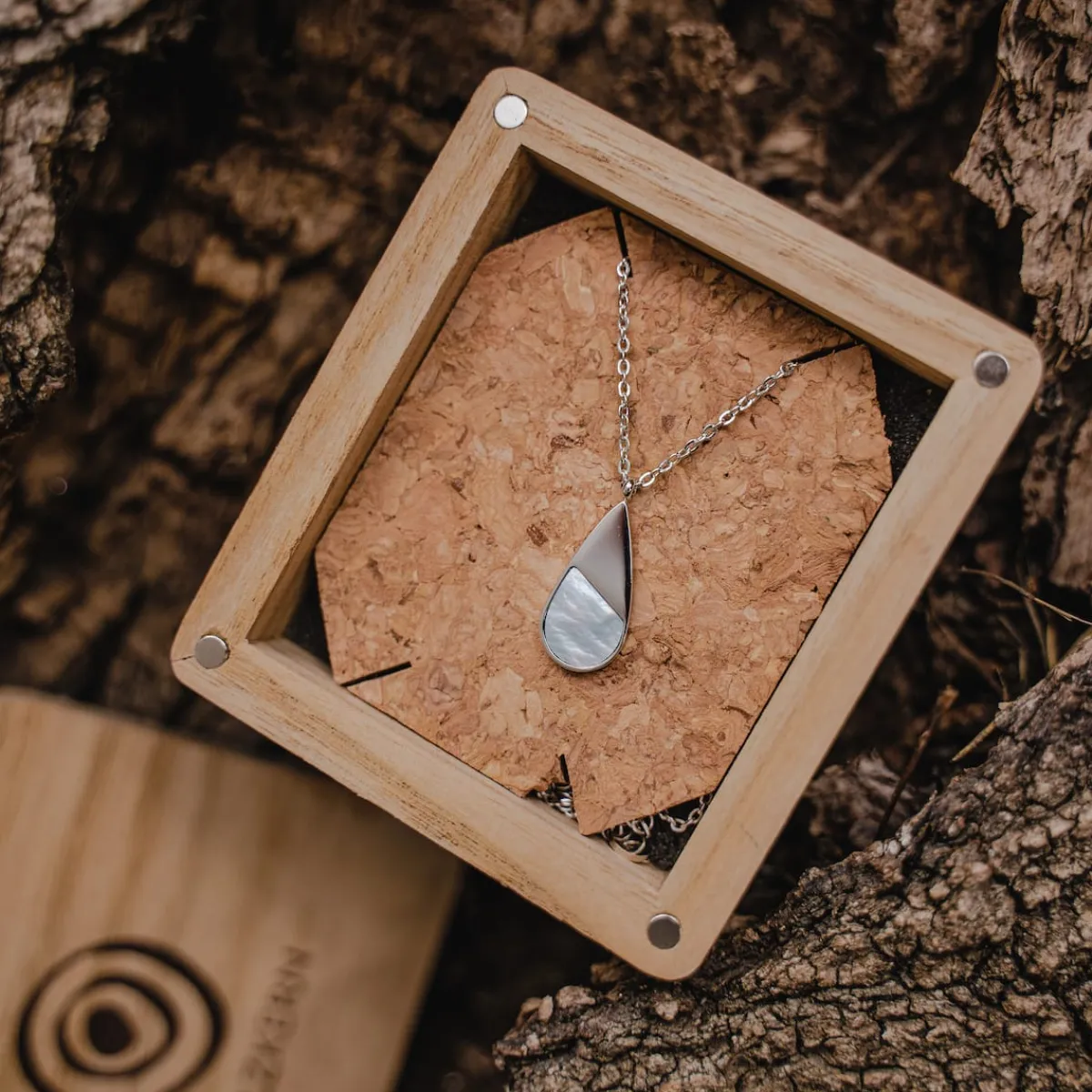Holzkern Halsketten|Schmuck^Emulsify Halskette