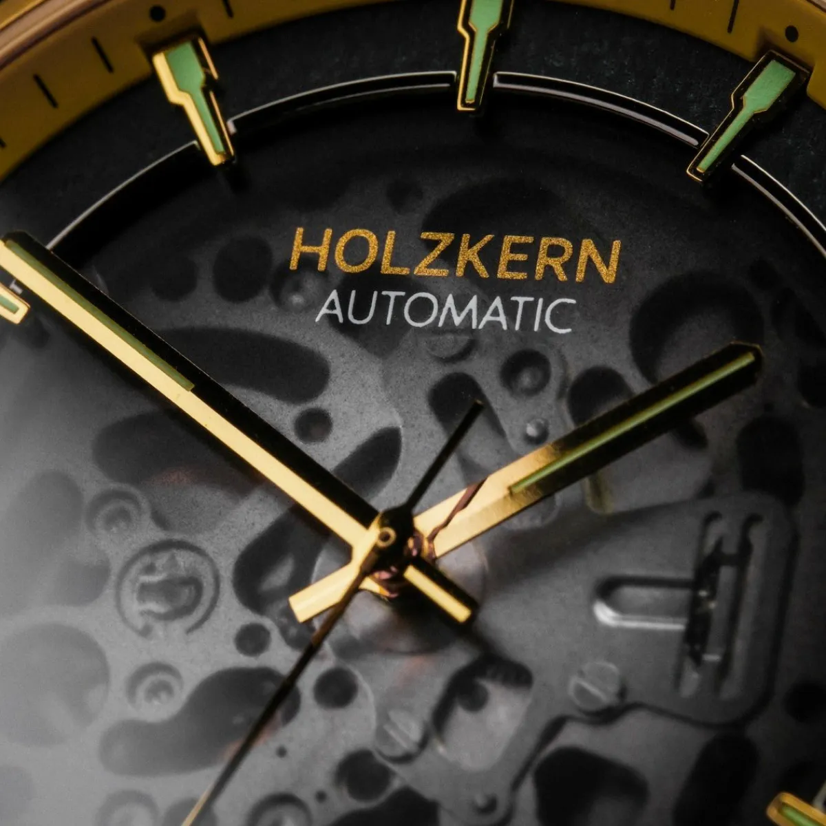 Holzkern Uhren^Flowfinder