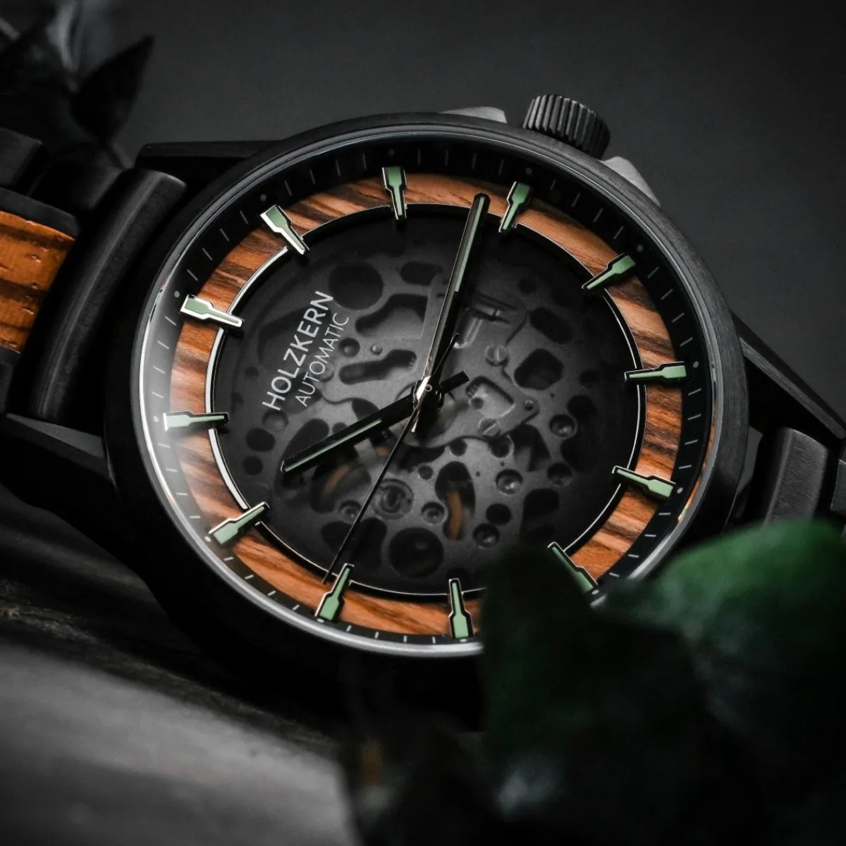 Holzkern Uhren^Flowfinder