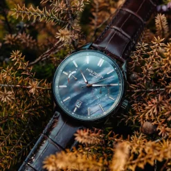 Holzkern Uhren^Substantial